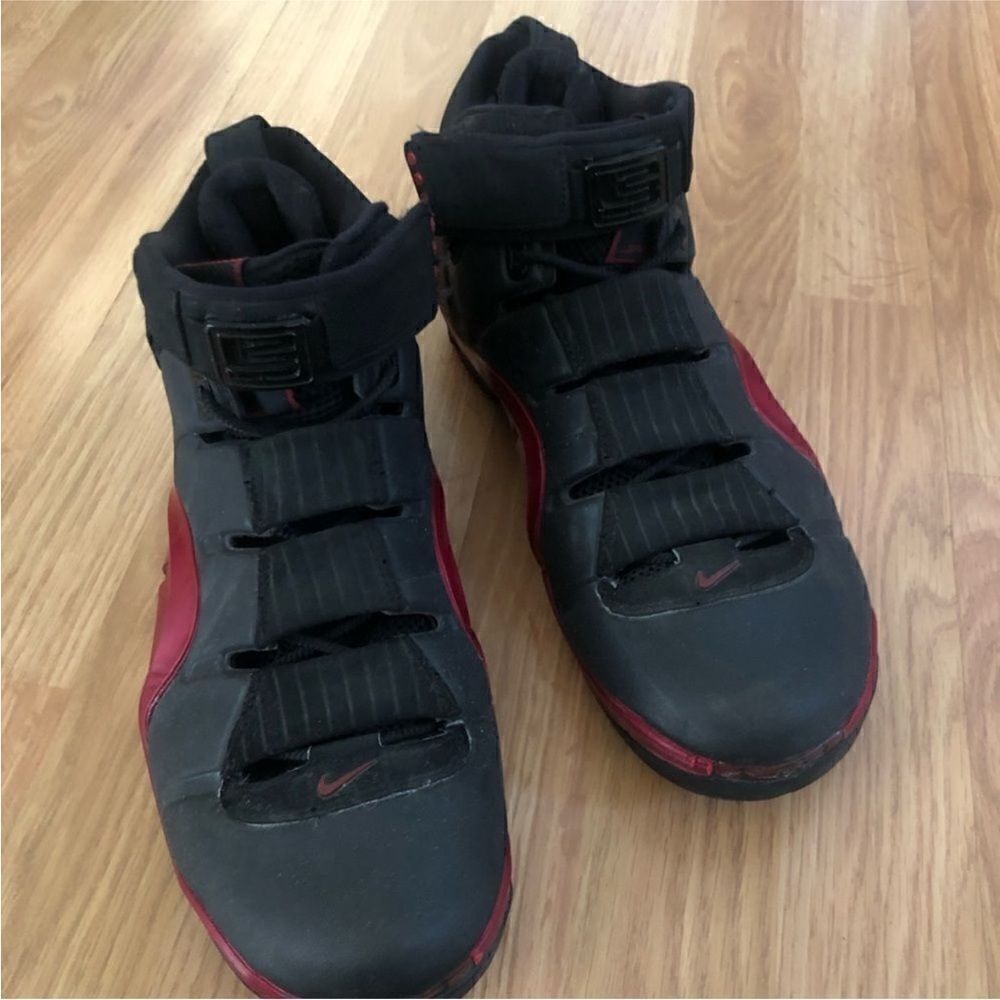 NIKE ZOOM LeBron 4 IV Black Varsity Crimson Red 314647-002 Mens Size 9 - Picture 6 of 9